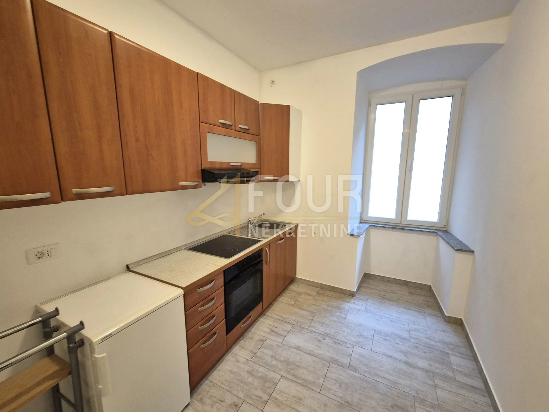 Najam, Rijeka, Centar, adaptiran stan, 23.23m2, 1skl
