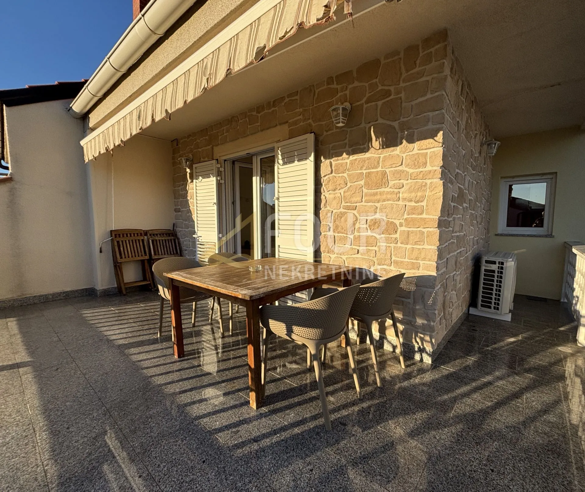 otok krk, grad krk, dvojna kuća s 2 stana - slika 30