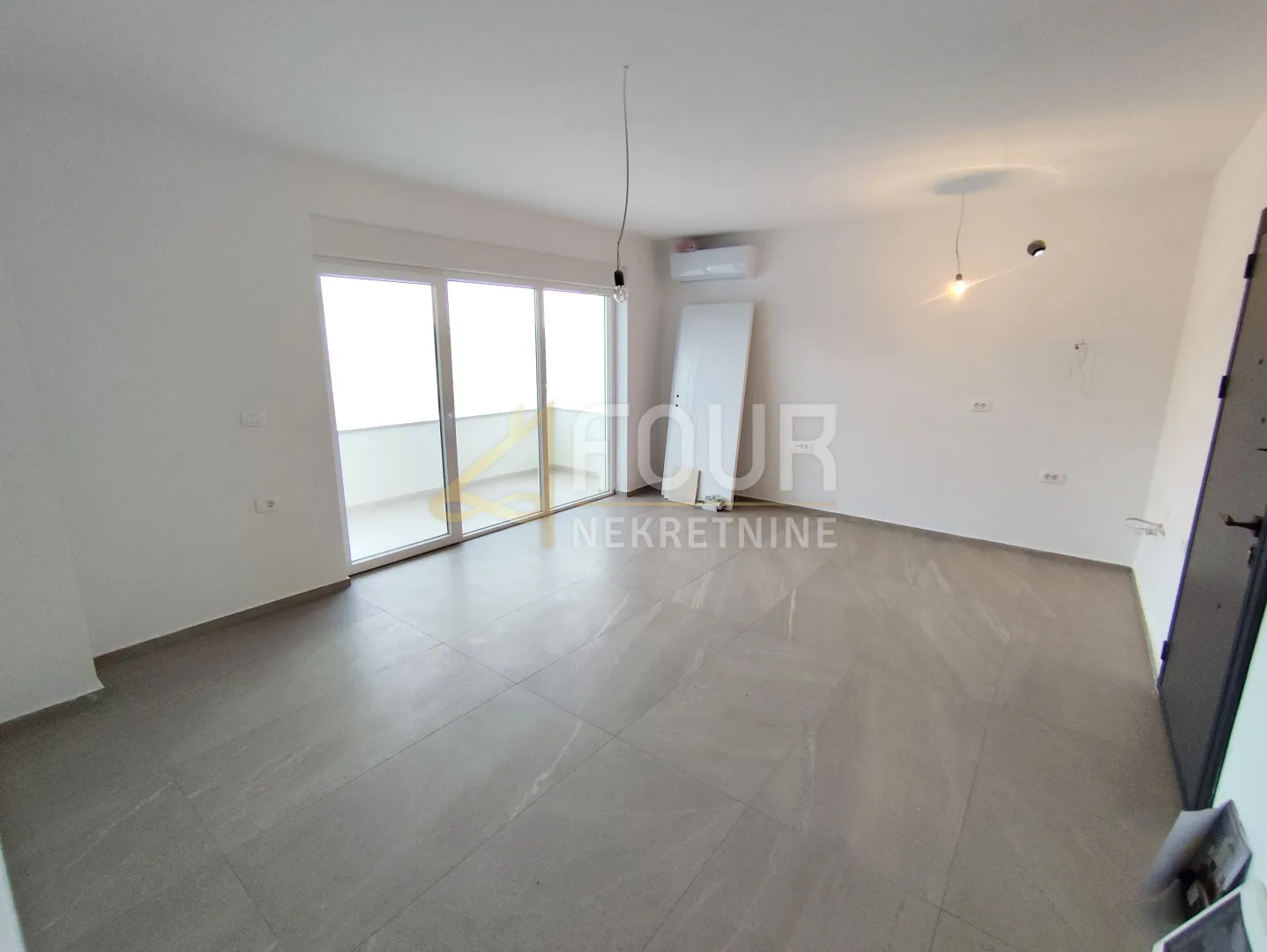 Istra, Medulin, novogradnja, 2s+db, balkon