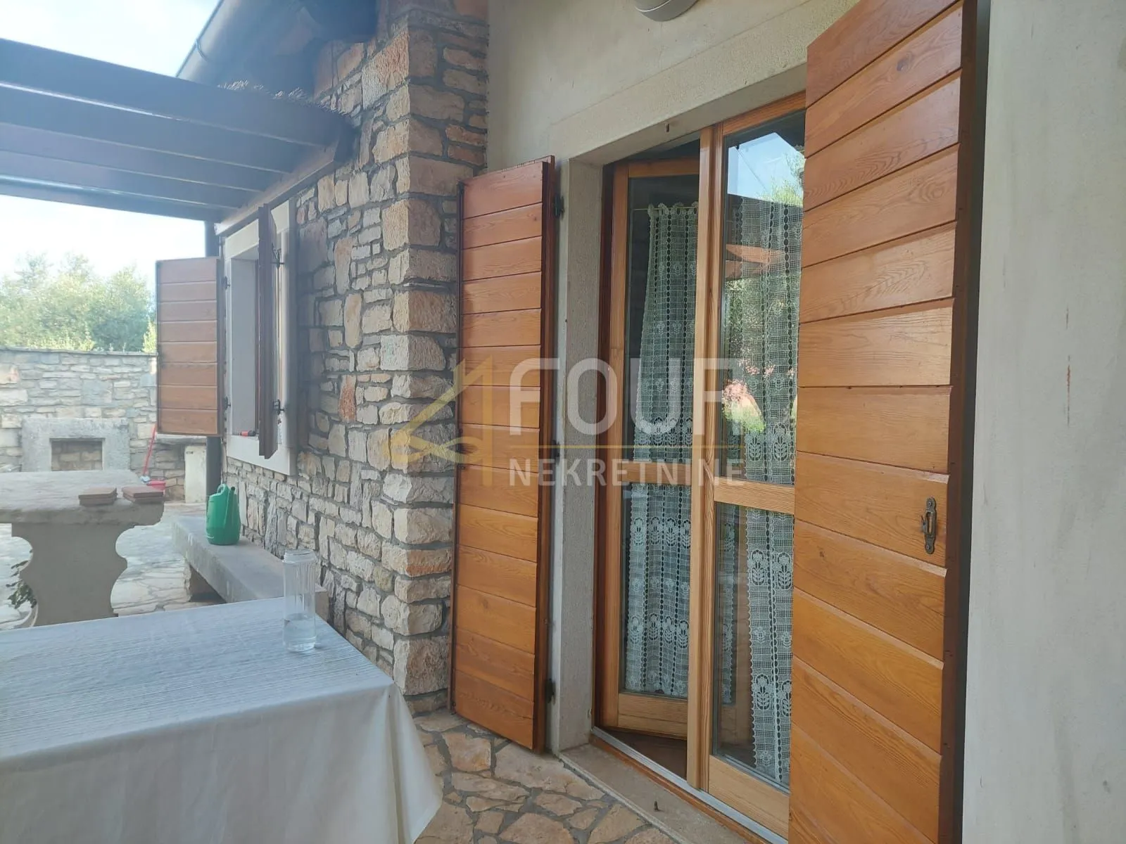 istra, buje, samostojeća kuća, 140m2, terasa - slika 2