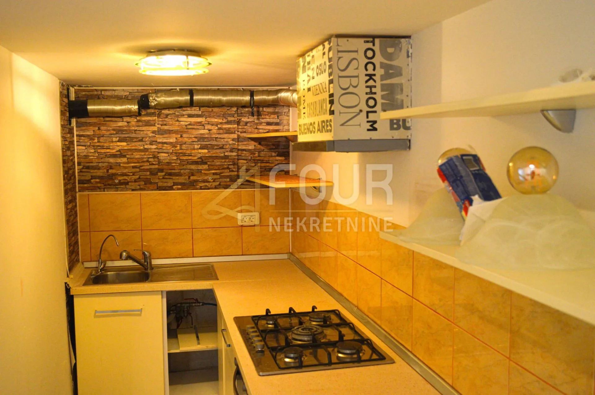 istra, labin, 38.18m2, u naravi garsonijera + galerija - slika 3
