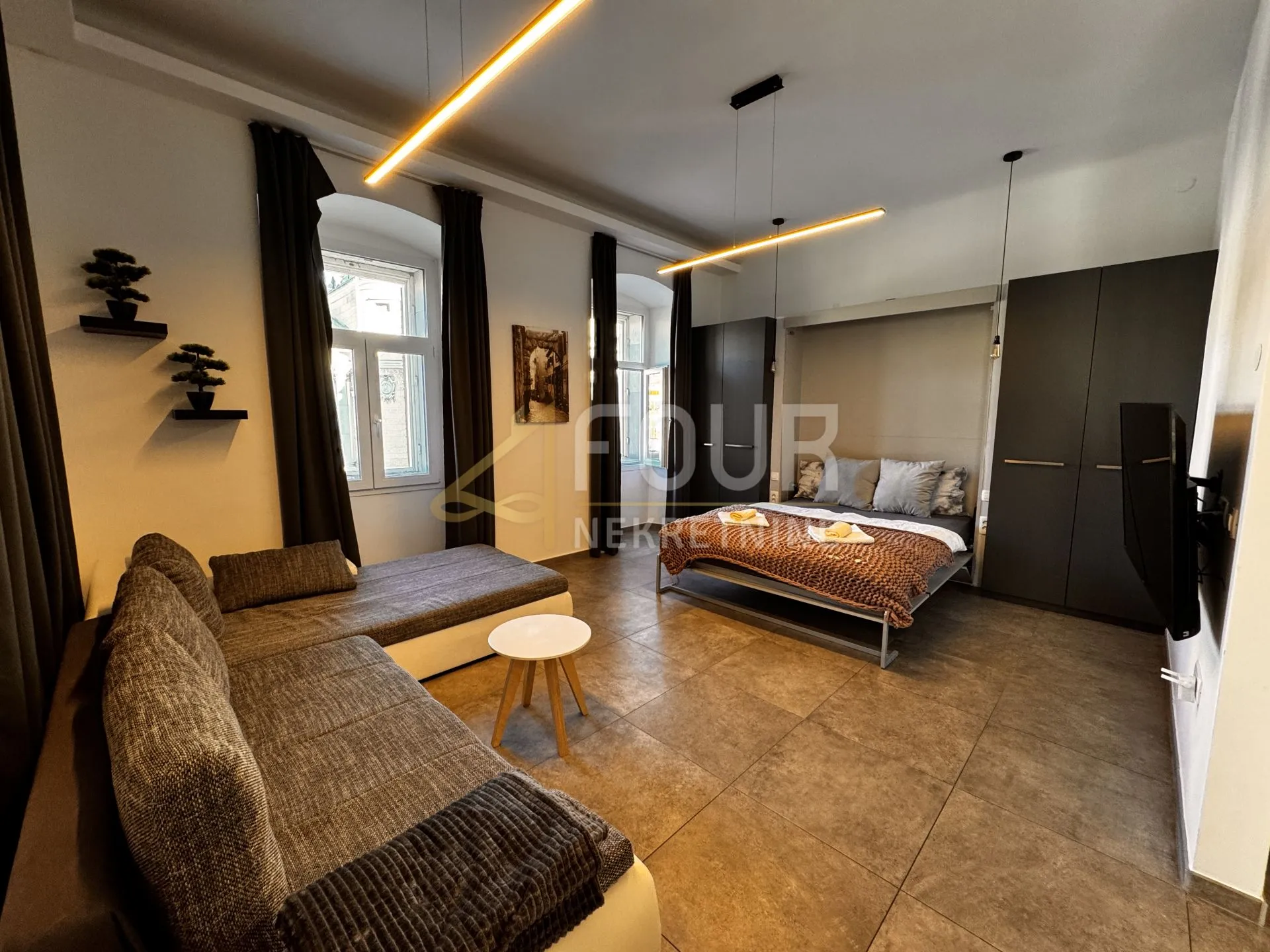 Rijeka, Centar, 166.49m2, u naravi 5 apartmana
