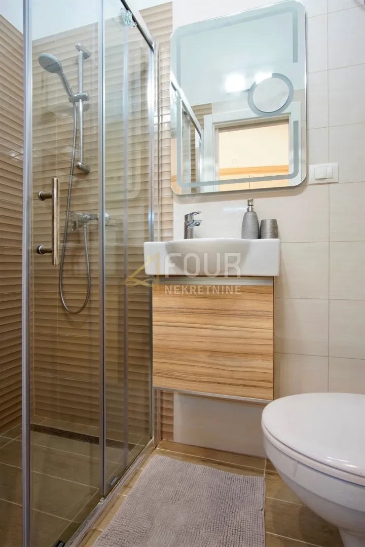 istra, rovinj, 150m od mora, 27m2, u naravi apartman s galerijom - slika 7