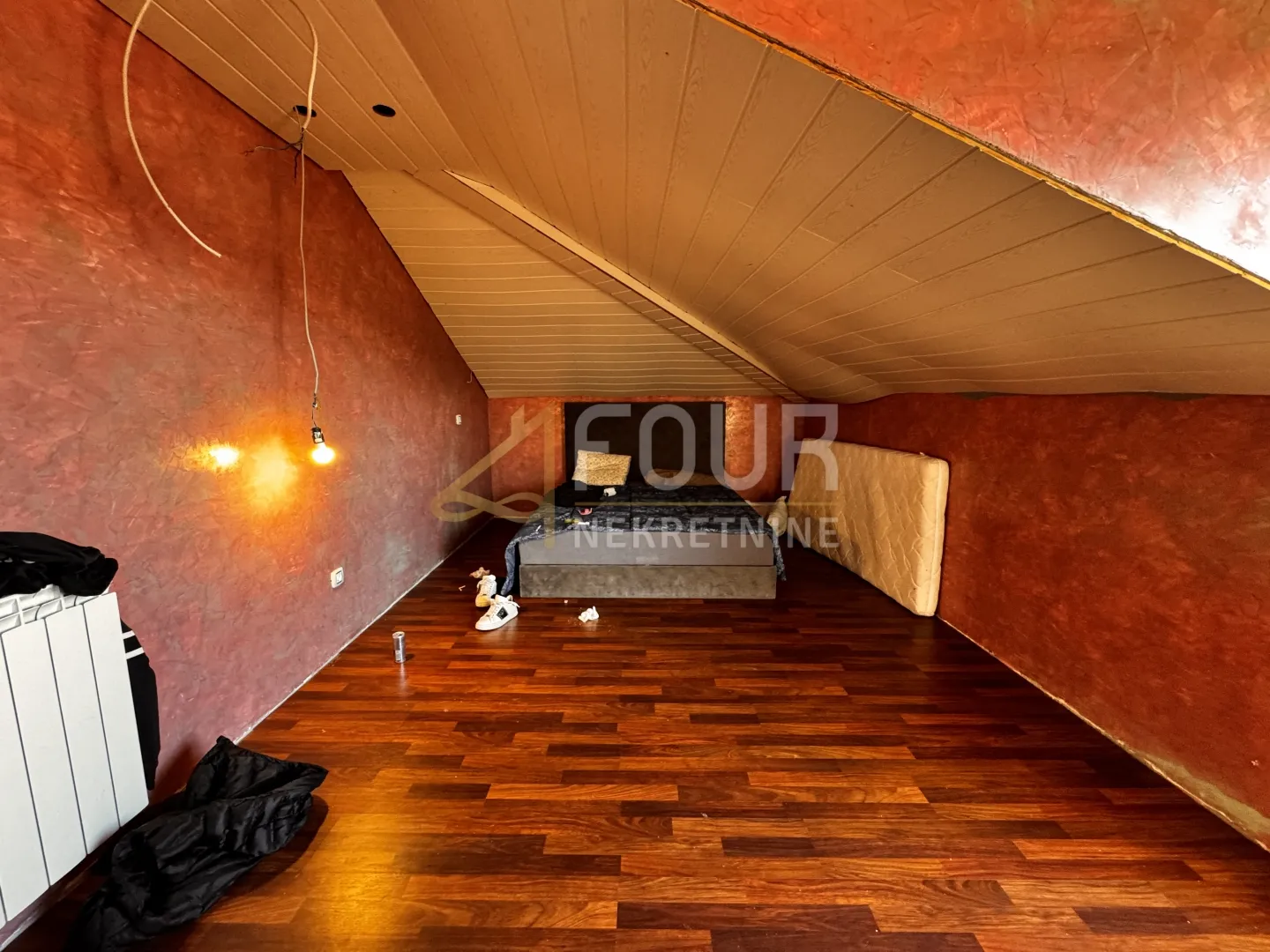 kastav, dvojna kuća, 300m2 - slika 13
