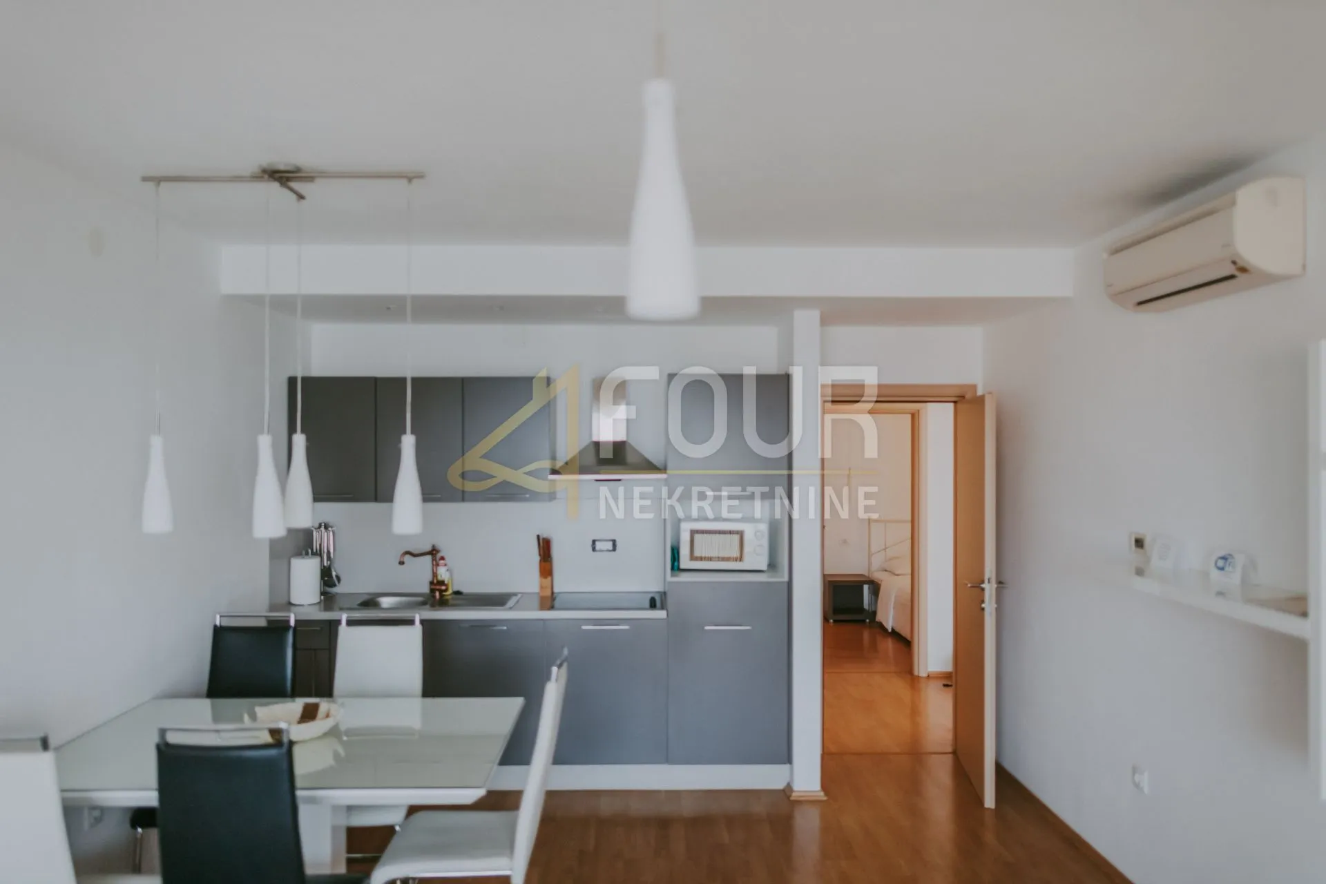otok krk, stara baška, apartman 110m2, 1. red do mora - slika 11