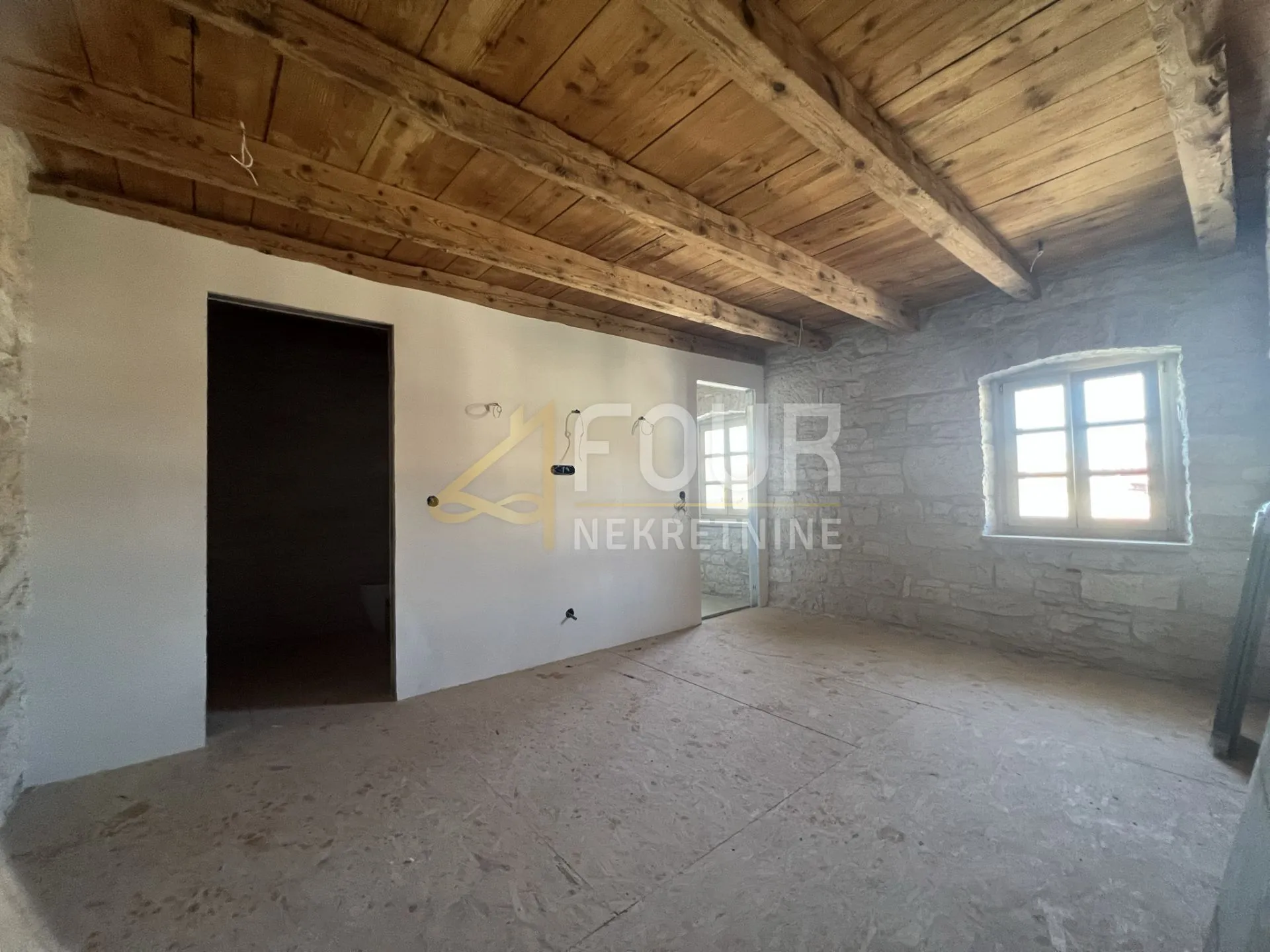 istra, kaštelir, vila s bazenom i saunom - slika 19
