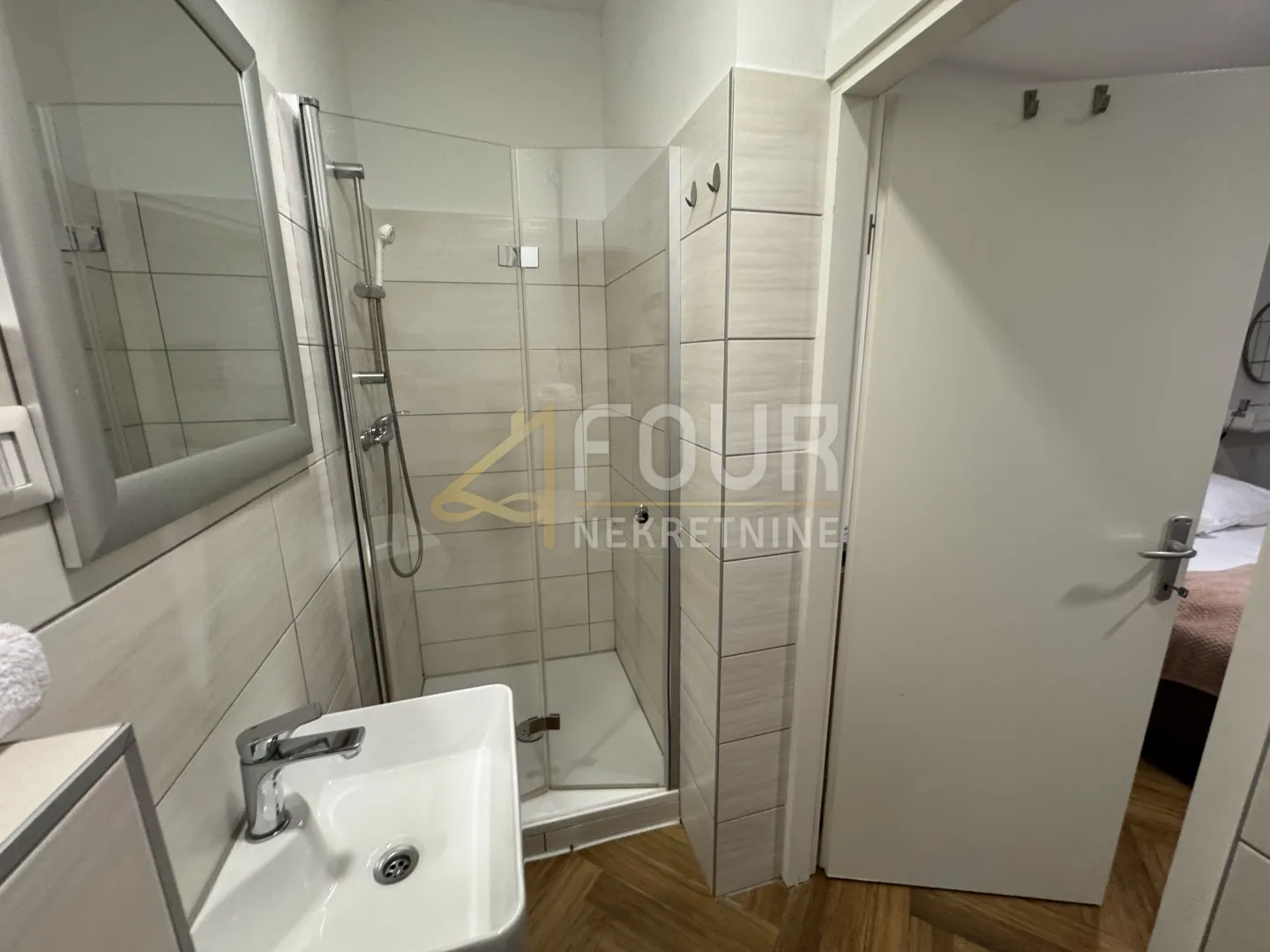 istra, pula - centar, 95.47m2 u naravi 3 apartmana - slika 16