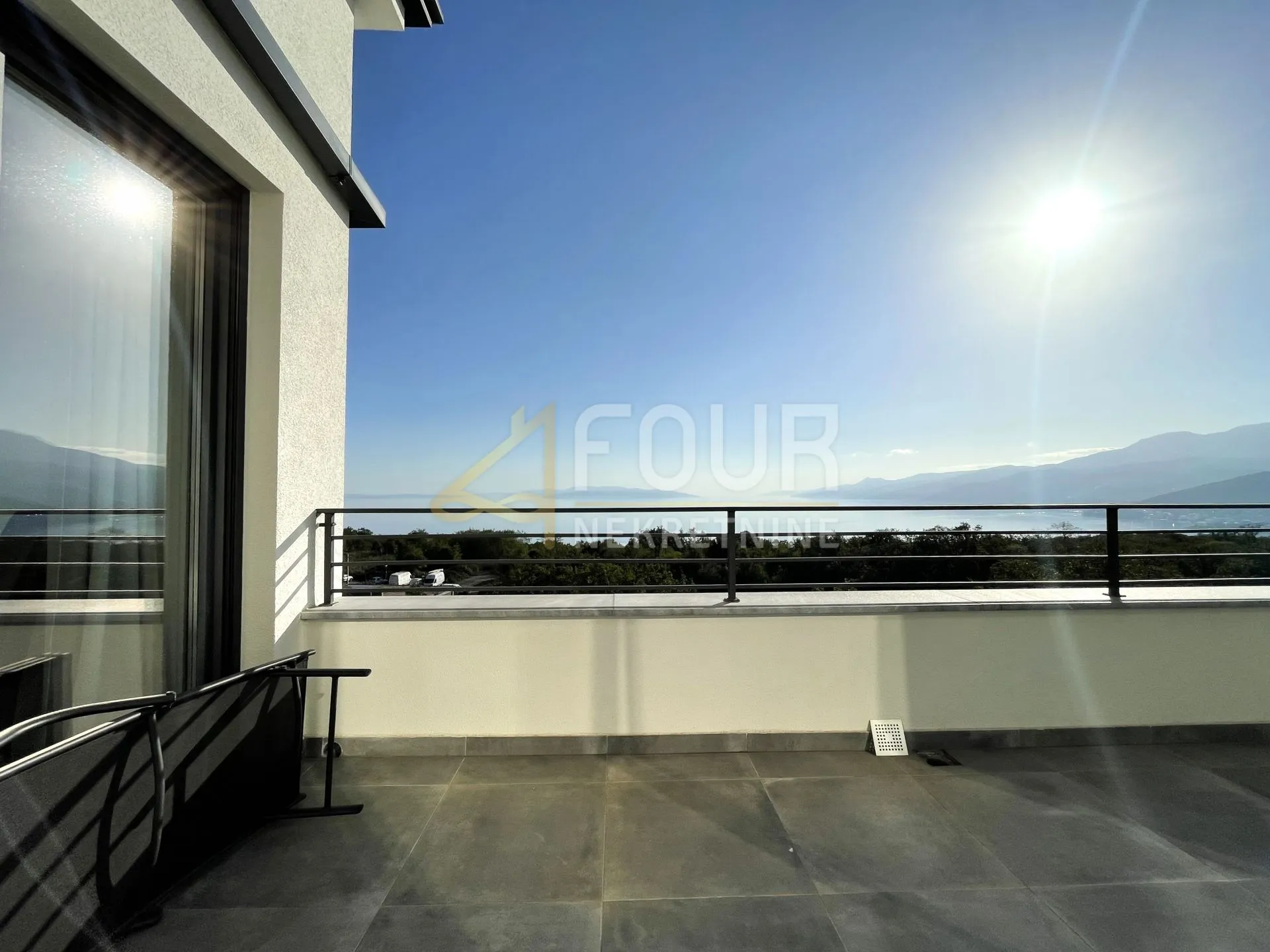 kastav, martinkovac, vila s tri stana i bazenom, 400m2 - slika 2
