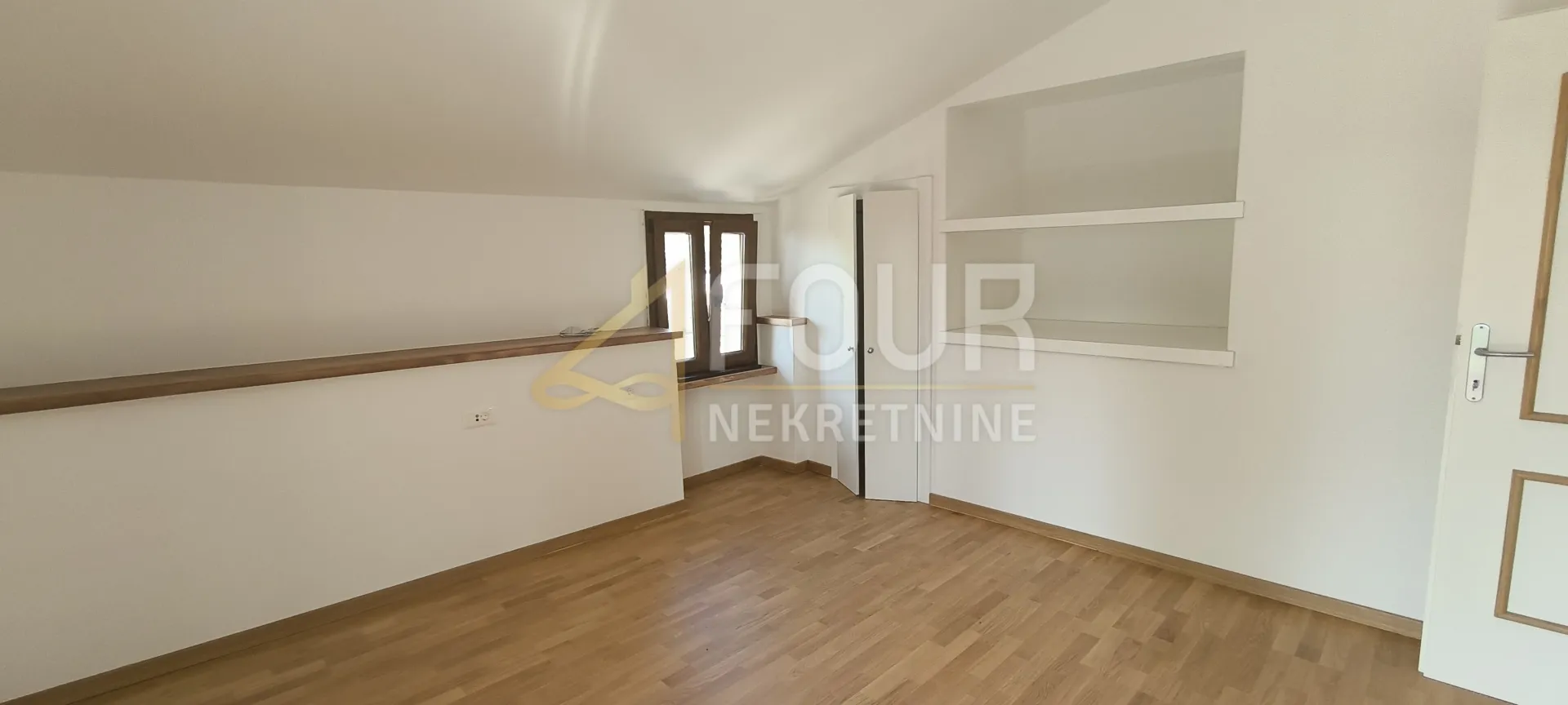 istra, barban - okolica, samostojeća kuća s bazenom - slika 9