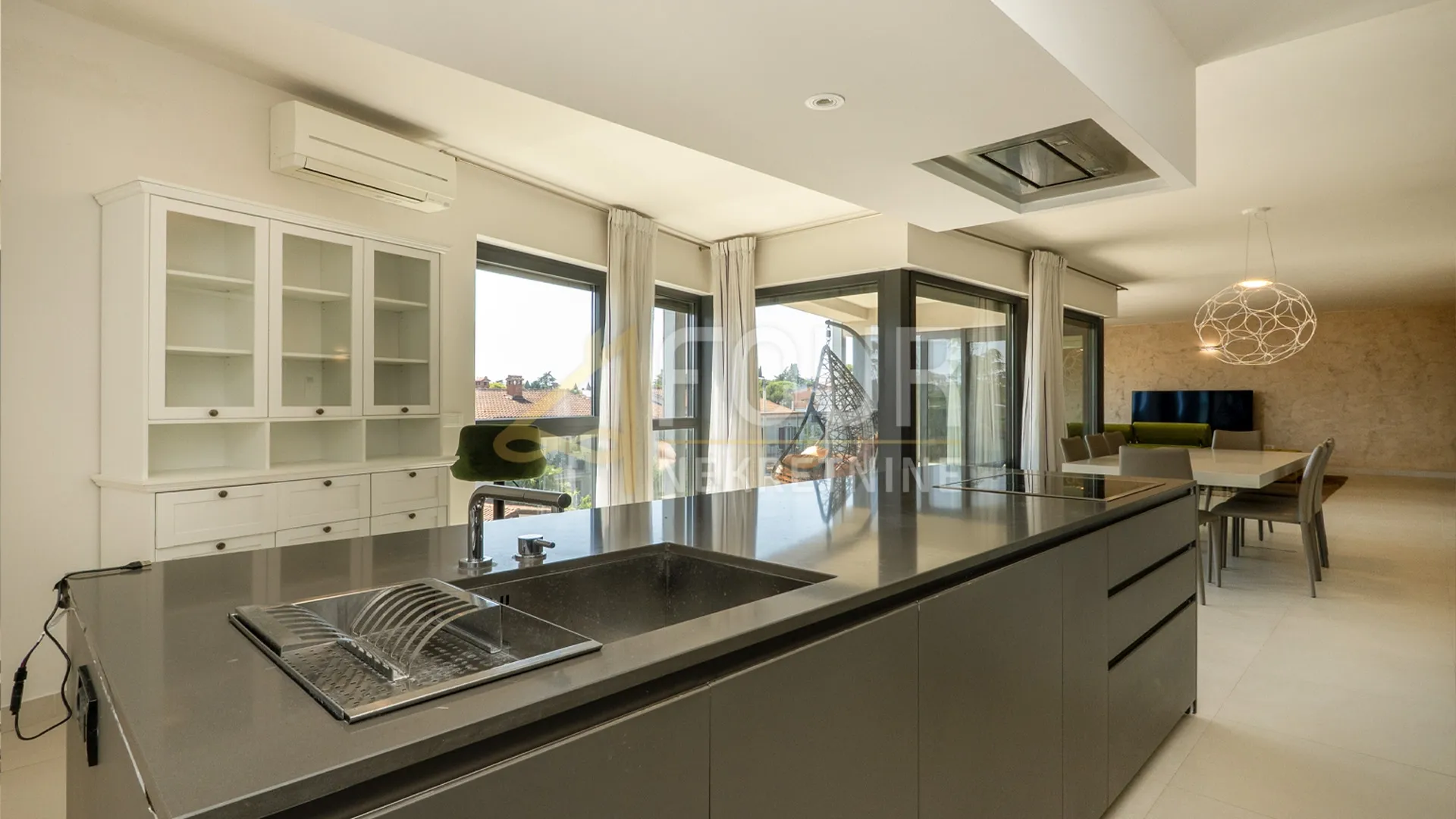 istra, rovinj, luksuzni dvoetažni penthouse, garaža, 100m od mora i plaže - slika 8