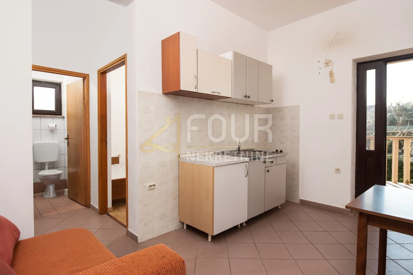 otok krk, krk, 399m2, kuća s bazenom - slika 11