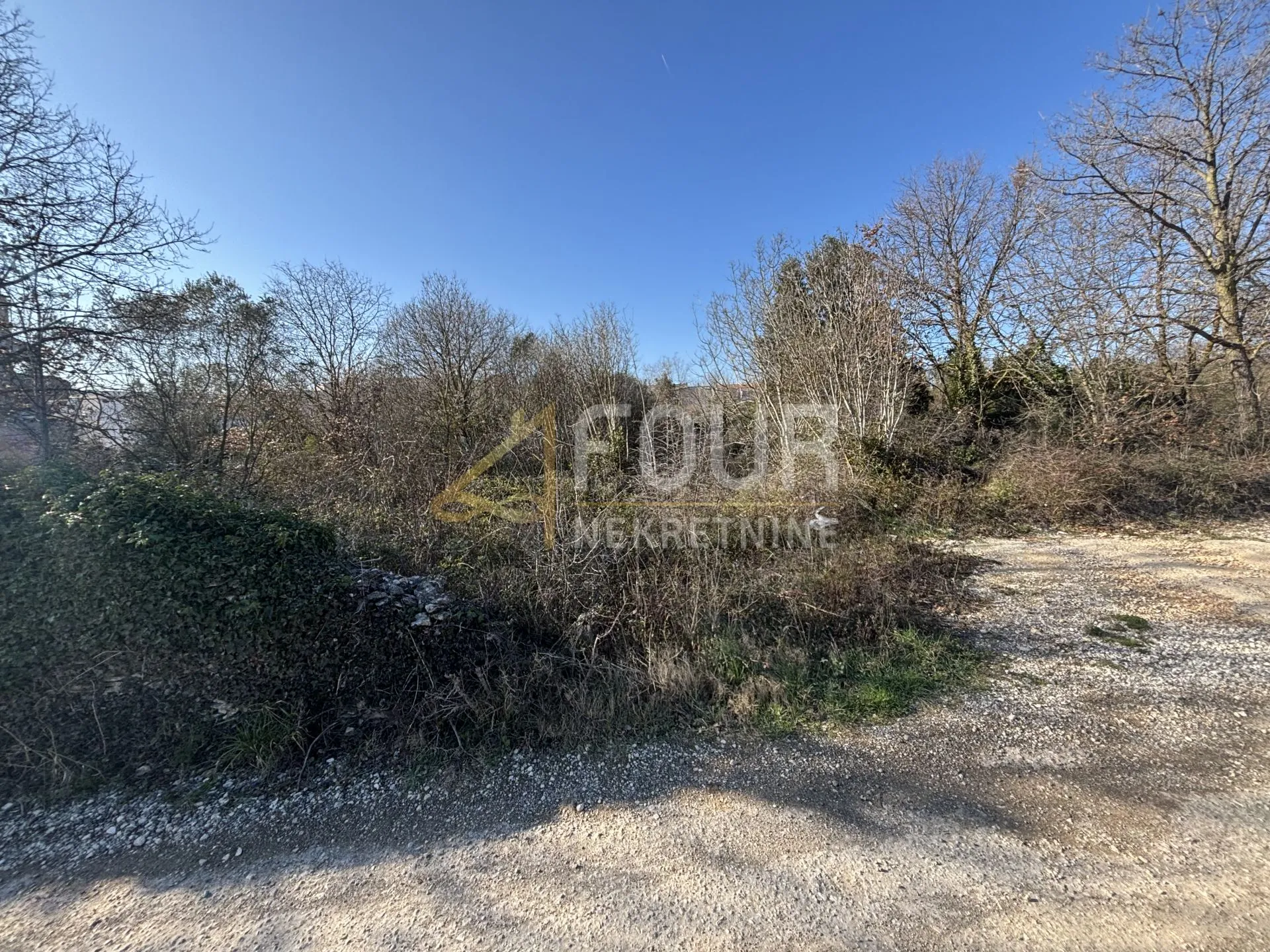 Istra, Medulin, građevinsko zemljište 2.896m2