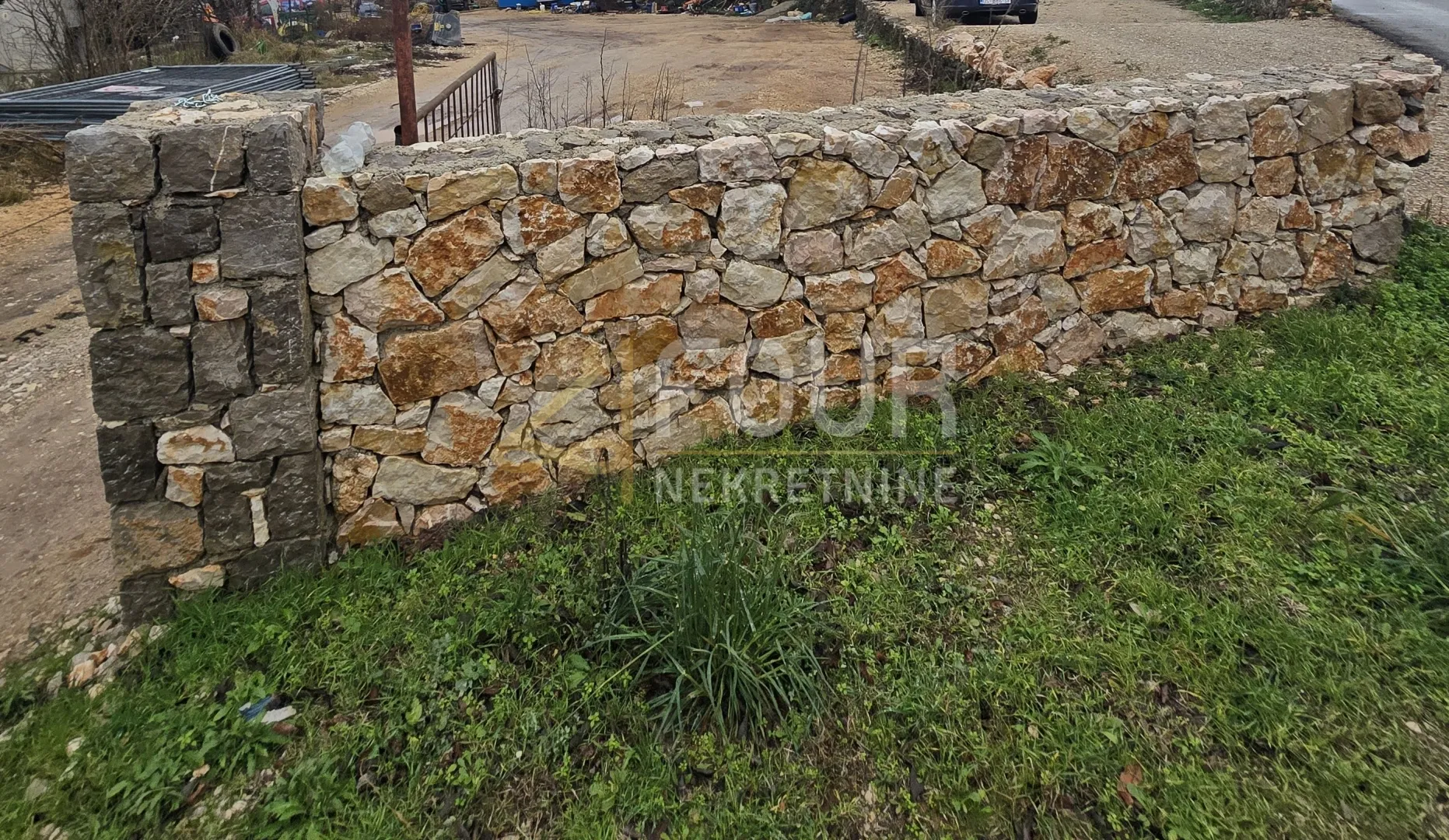 Otok Krk, Vrbnik - okolica, građevinsko zemljište, 916m2