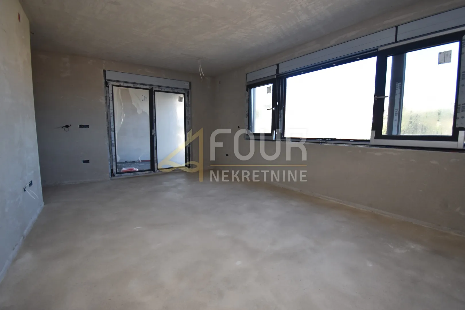 otok krk, vrbnik, 86.25m2, dvoetažni 2s+db, balkon i lođa - slika 2