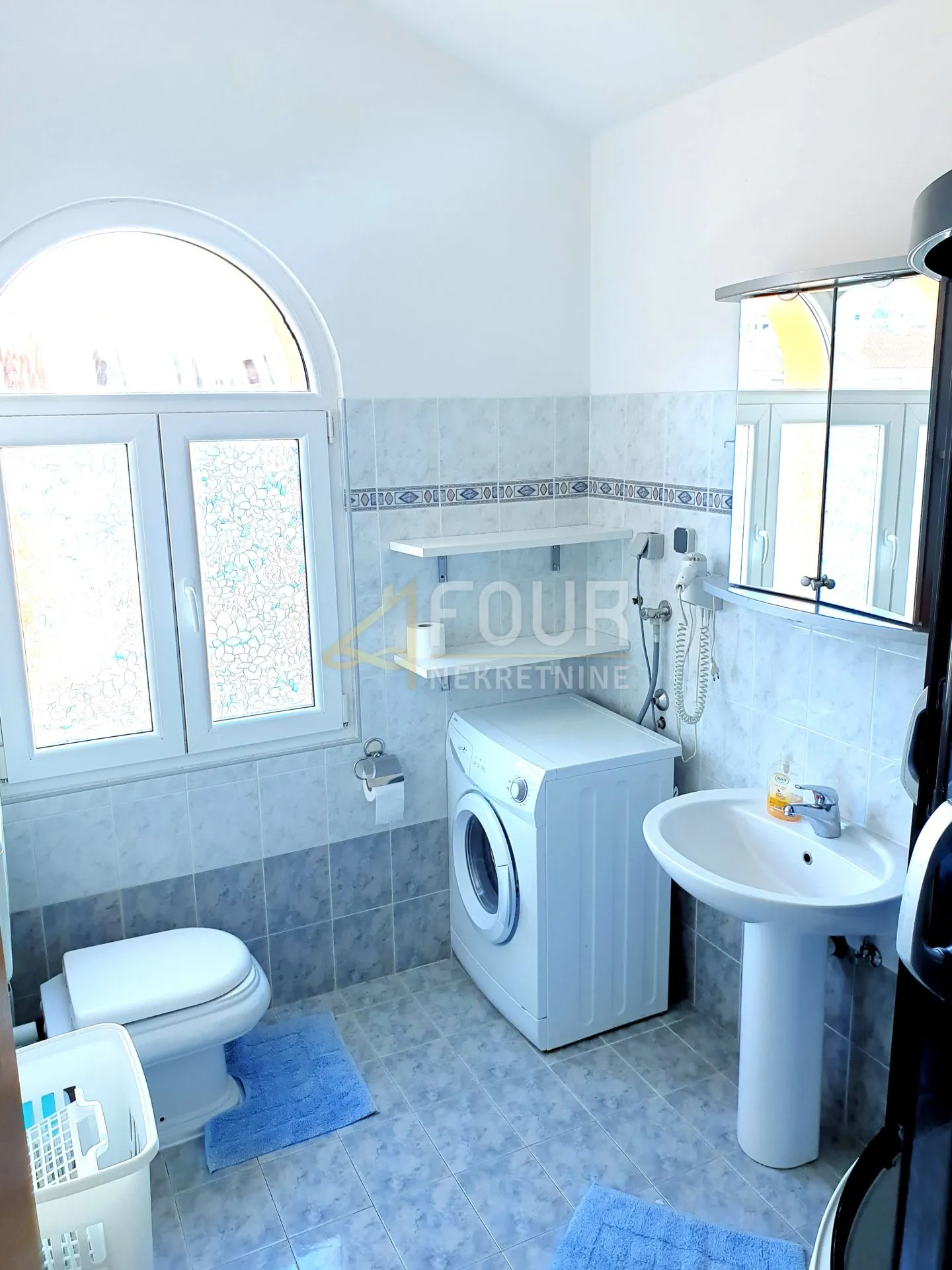 ista, rovinj, etaža s dva stana, 122m2, terasa i balkon - slika 10