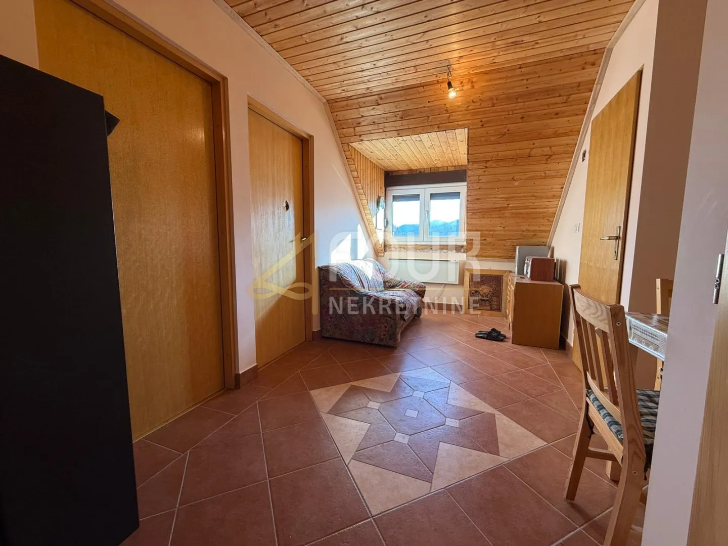 Gorski kotar, Mrkopalj, samostojeća kuća - 4 apartmana