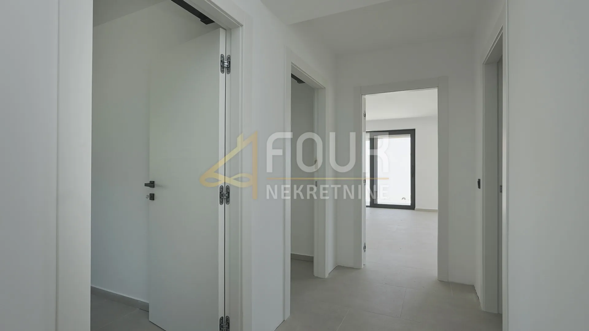 otok krk, vrbnik, novogradnja, 111.30m2, 2s+db, terasa, okućnica i bazen - slika 13