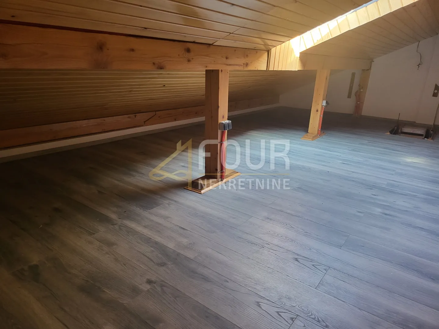 otok krk, 2s+db, 194.2m2, terasa, balkon, garaža - slika 25