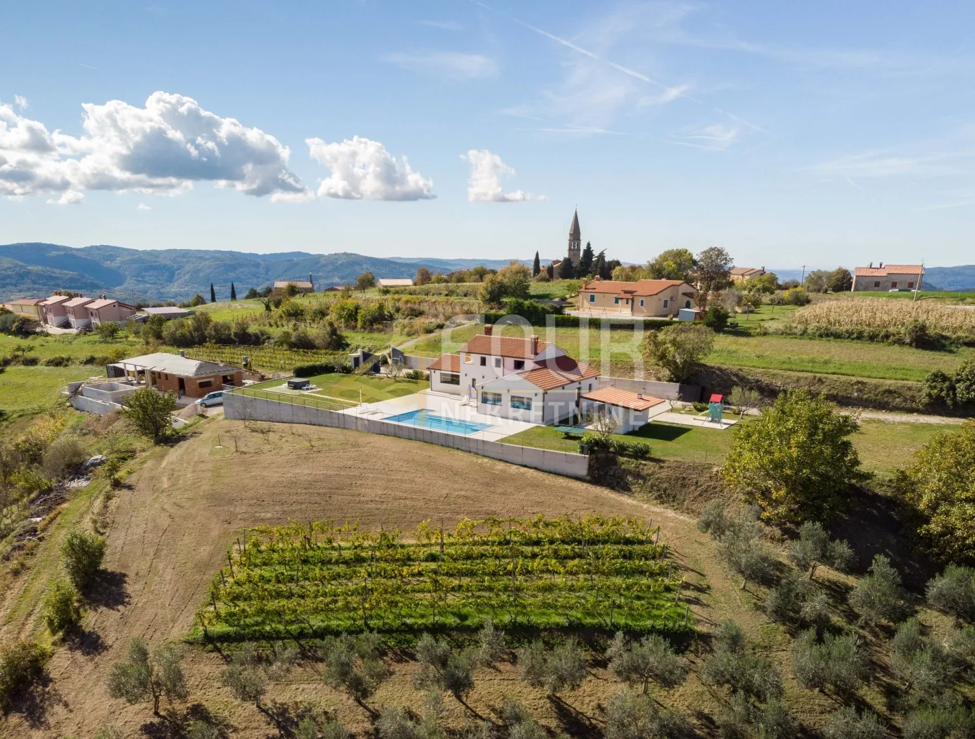 istra, buzet, luksuzna vila s bazenom - slika 45