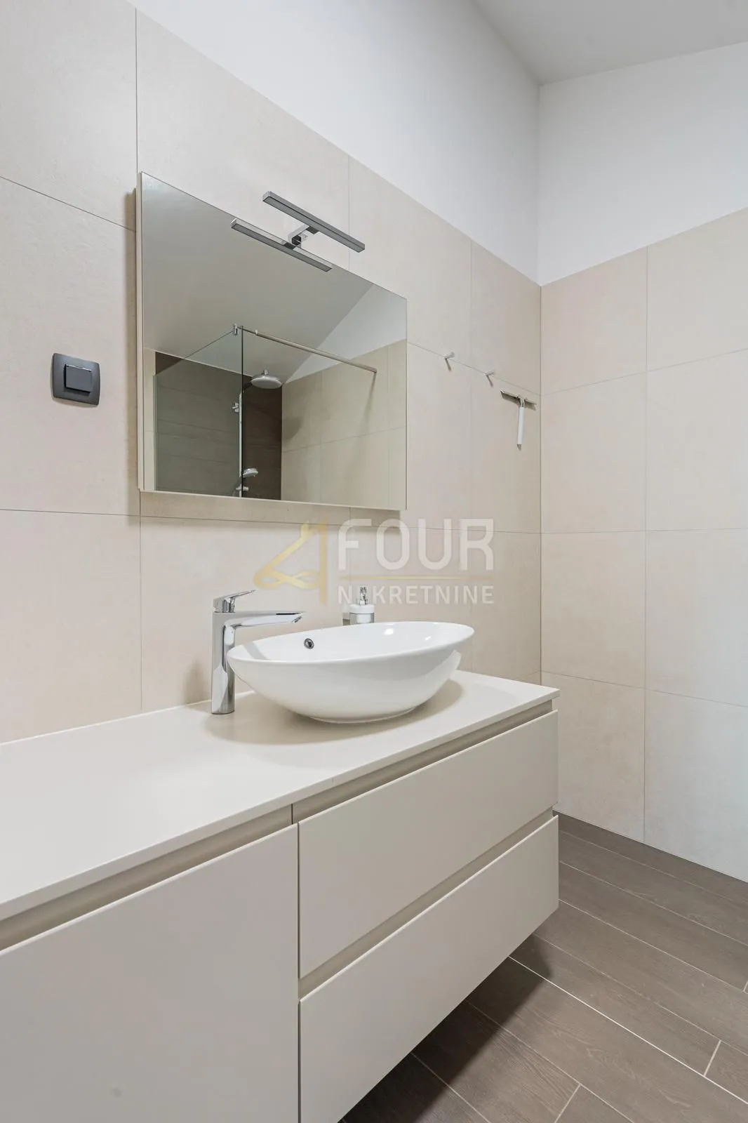 otok cres, cres - centar, luksuzni stan 1. red do mora - slika 27