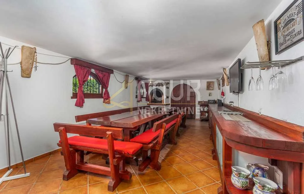 otok krk, dobrinj, samostojeća vila s bazenom - slika 17