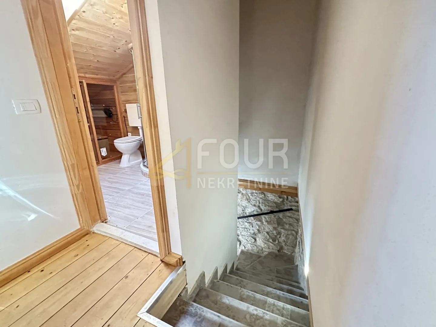 pula, monte zaro, dvije kuće - tri stambene jedinice, 251m2 - slika 6
