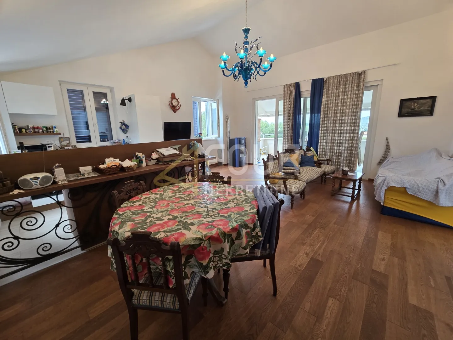 Cres, 120.98m2, 2s+db, lođa, pogled na more