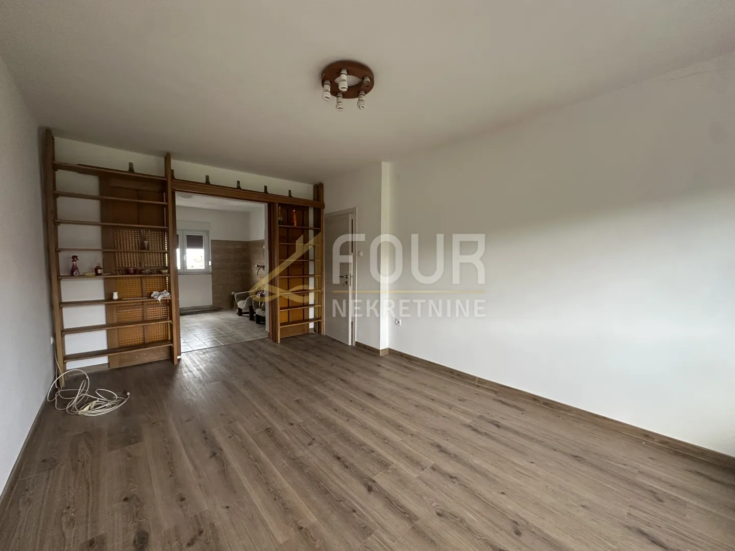 Zakup, Hosti, poslovni prostor, 53m2 - Rijeka