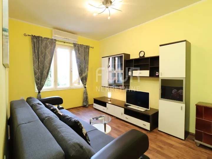 Opatija - centar, 46.25m2, 1s+db, terasa, pogled na more