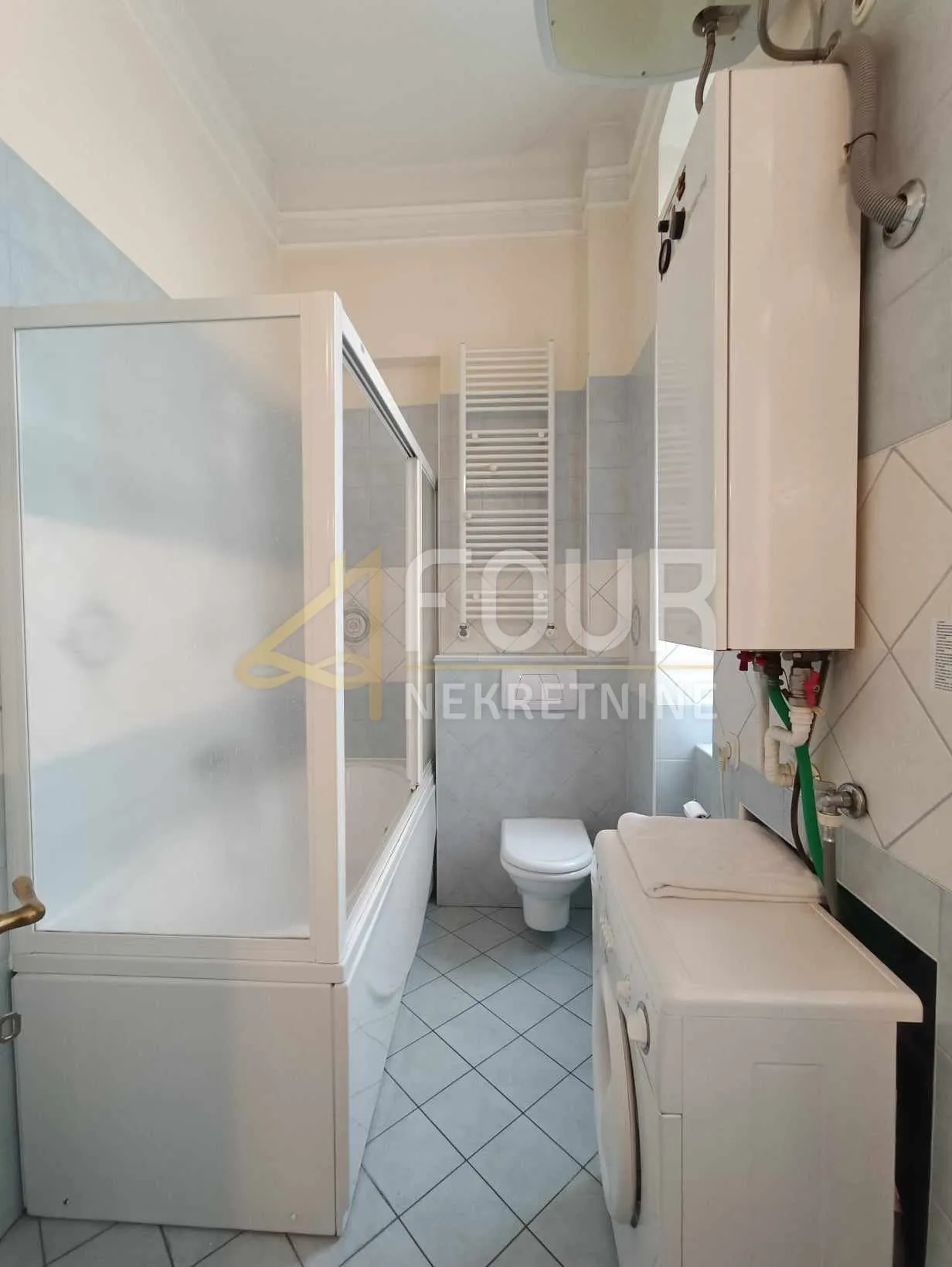 opatija, 120.46m2, u naravi dva stana, 3 balkona - slika 10
