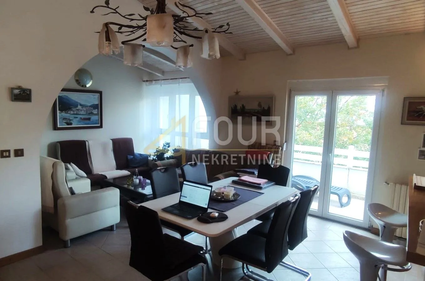 otok krk, malinska, 2s+db, apartman s terasom i pogledom na more - slika 2