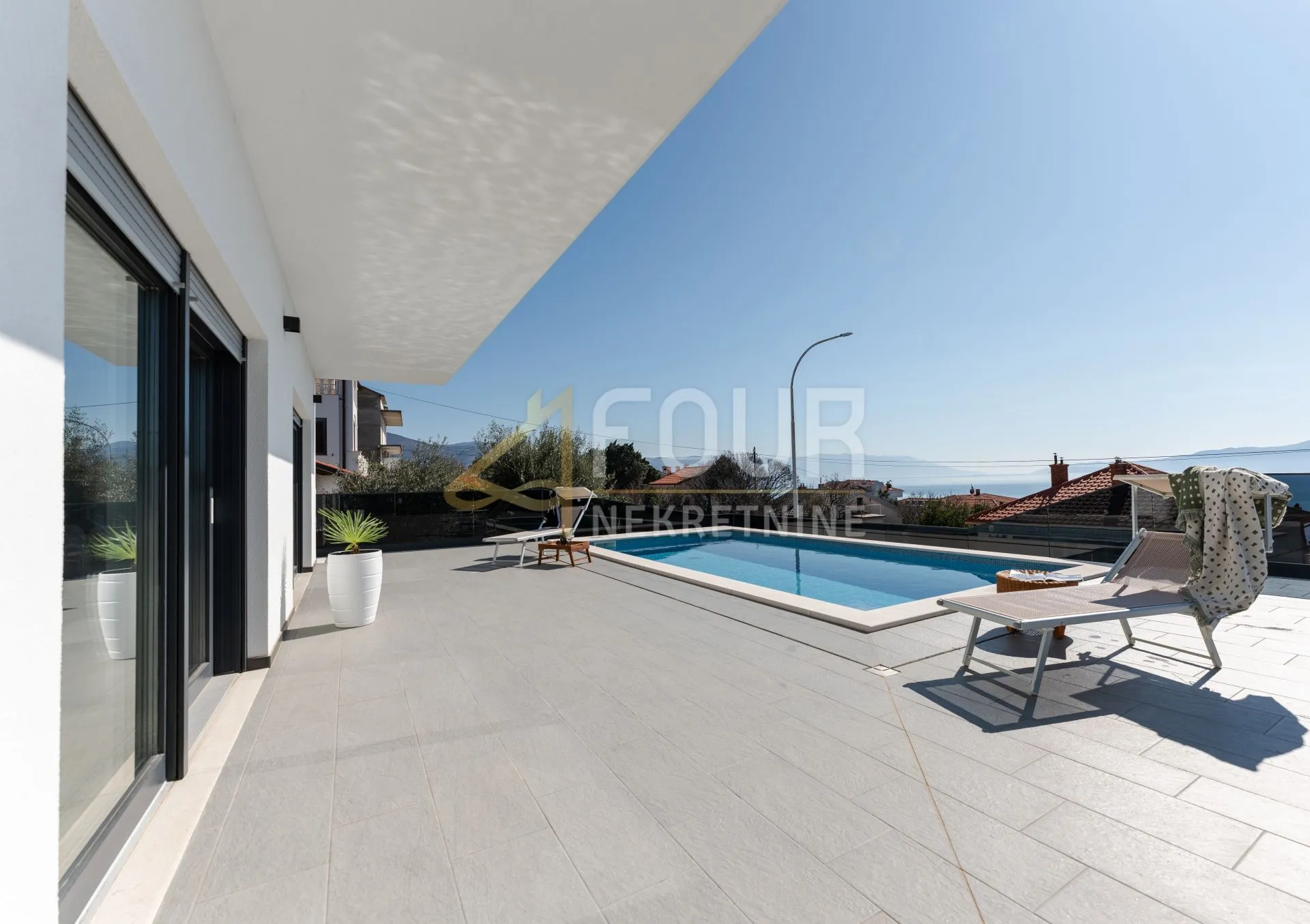 novi vinodolski, 391.72m2, vila s bazenom, saunom i pogledom na more, blizina plaže! - slika 3