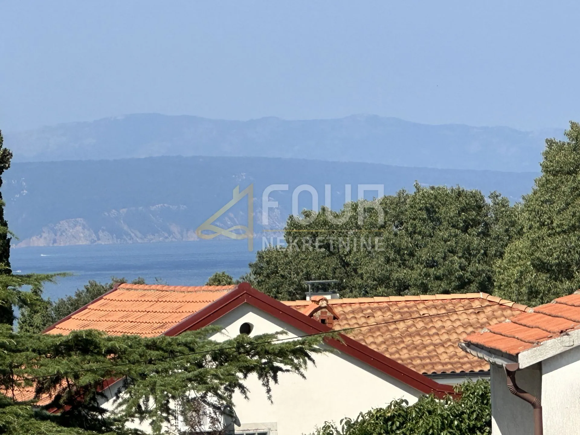 otok krk, malinska, 3s+db, adaptiran stan 200m od mora - slika 18