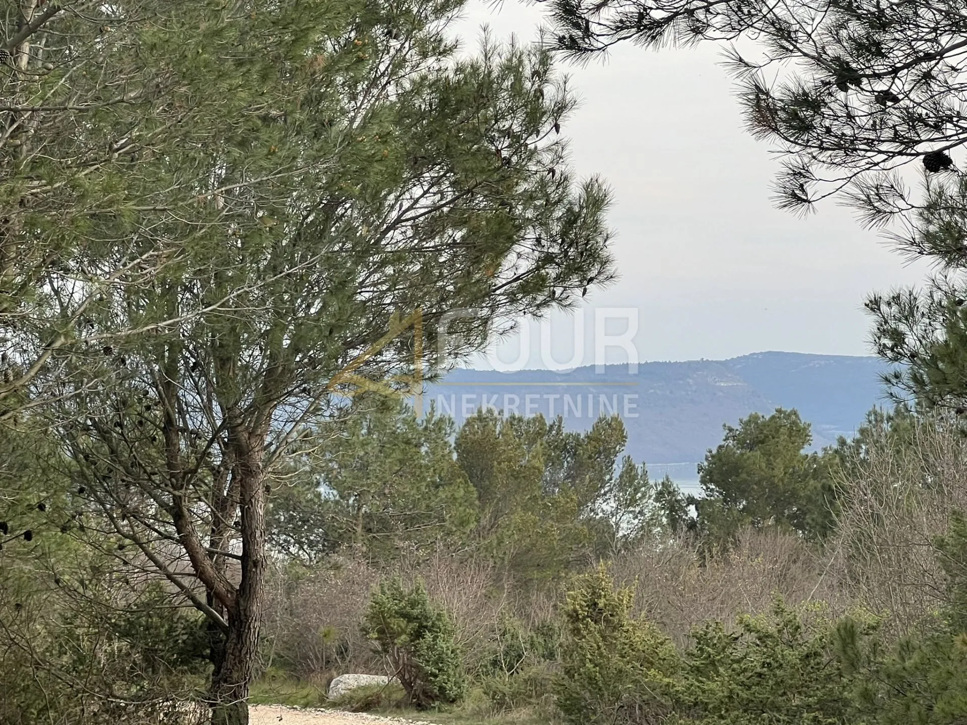 Istra, Barban, građevinsko zemljište 1.625m2
