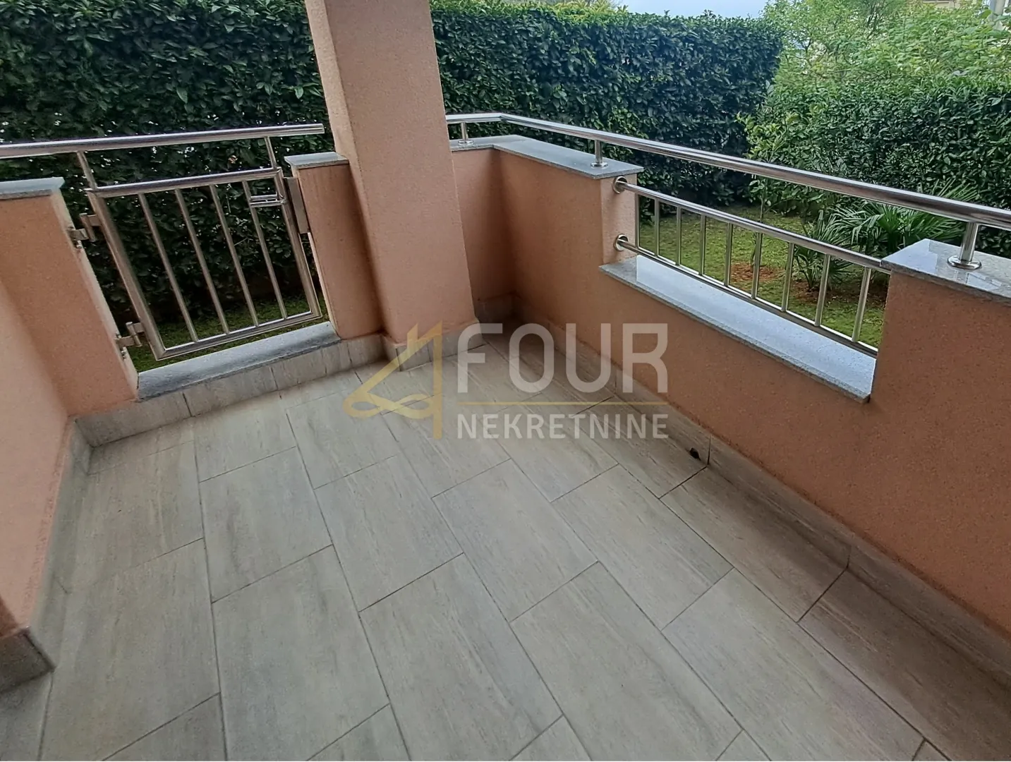 otok krk, malinska, 61m2, 2s+db, terasa, okućnica - slika 11