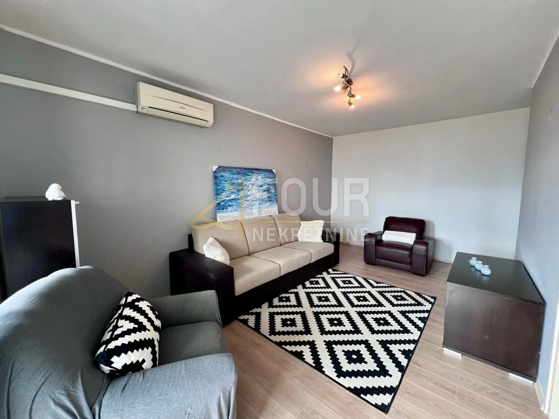 Kastav, Rešetari, 73.20m2, 2s+db, zatvorena lođa, pogled na more