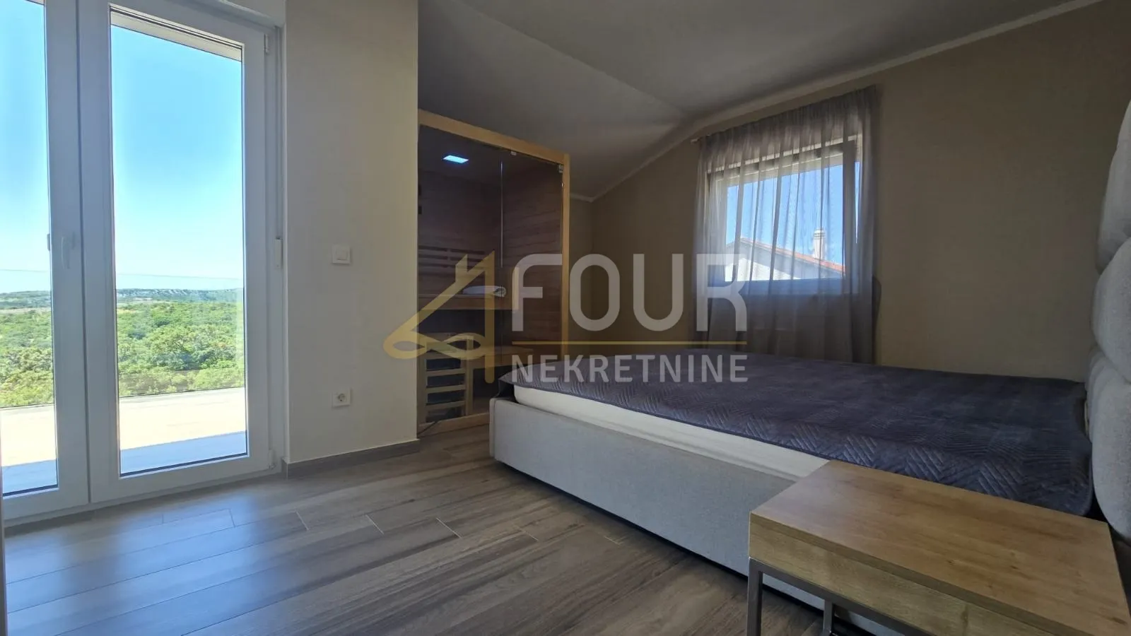 krasica, 292m2, dizajnerska kuća s garažom i uređenom okućnicom - slika 7