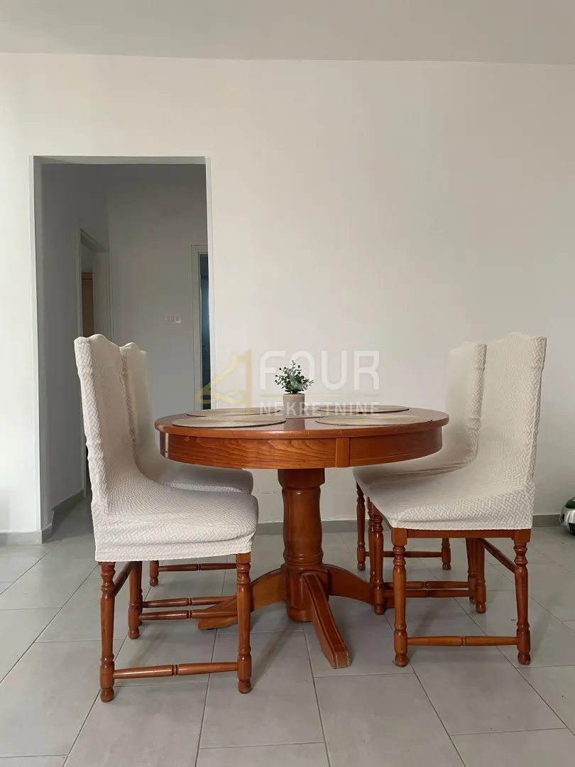 senj, samostojeća kuća s 2 apartmana, okućnica - slika 3