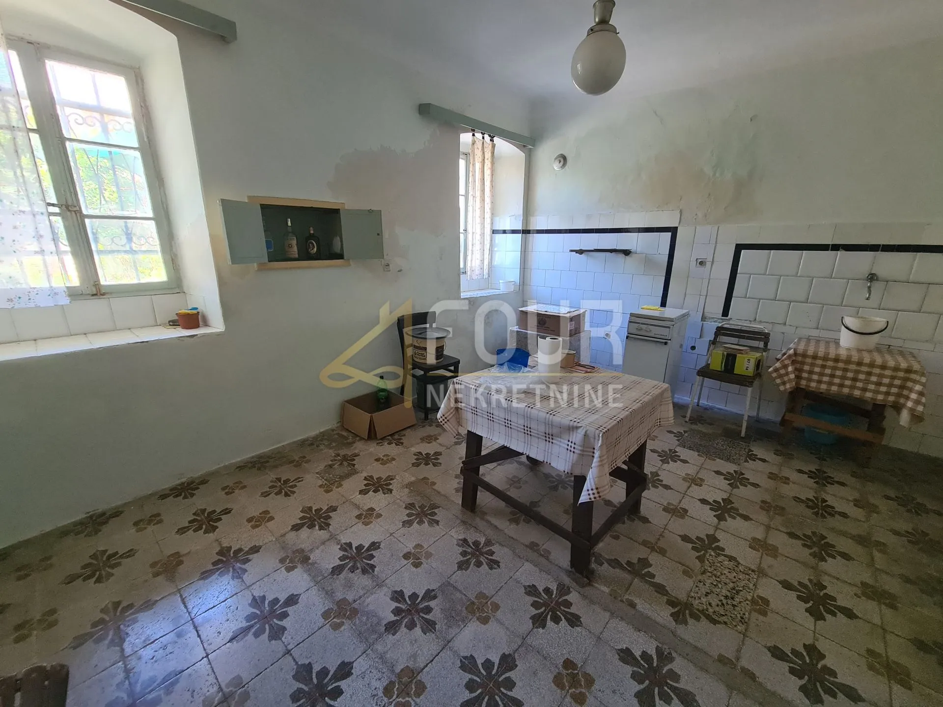 mali lošinj - centar, 320m2, kuća s dvorištem, potencijal! - slika 16