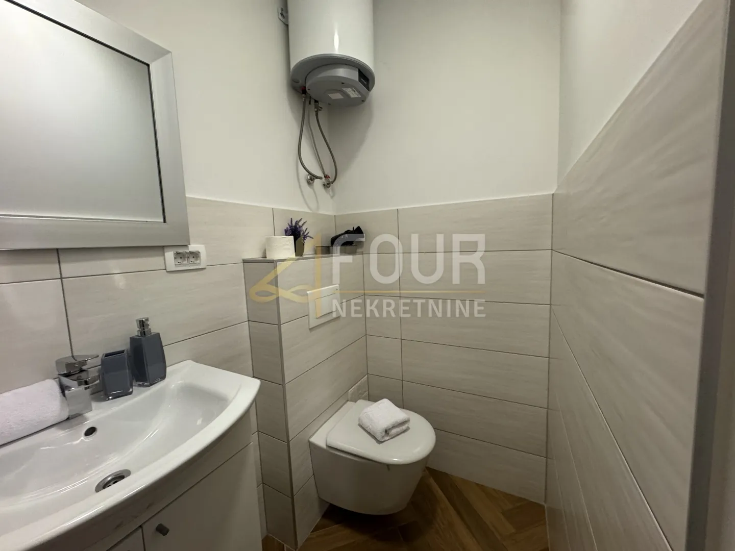 istra, pula - centar, 95.47m2 u naravi 3 apartmana - slika 17