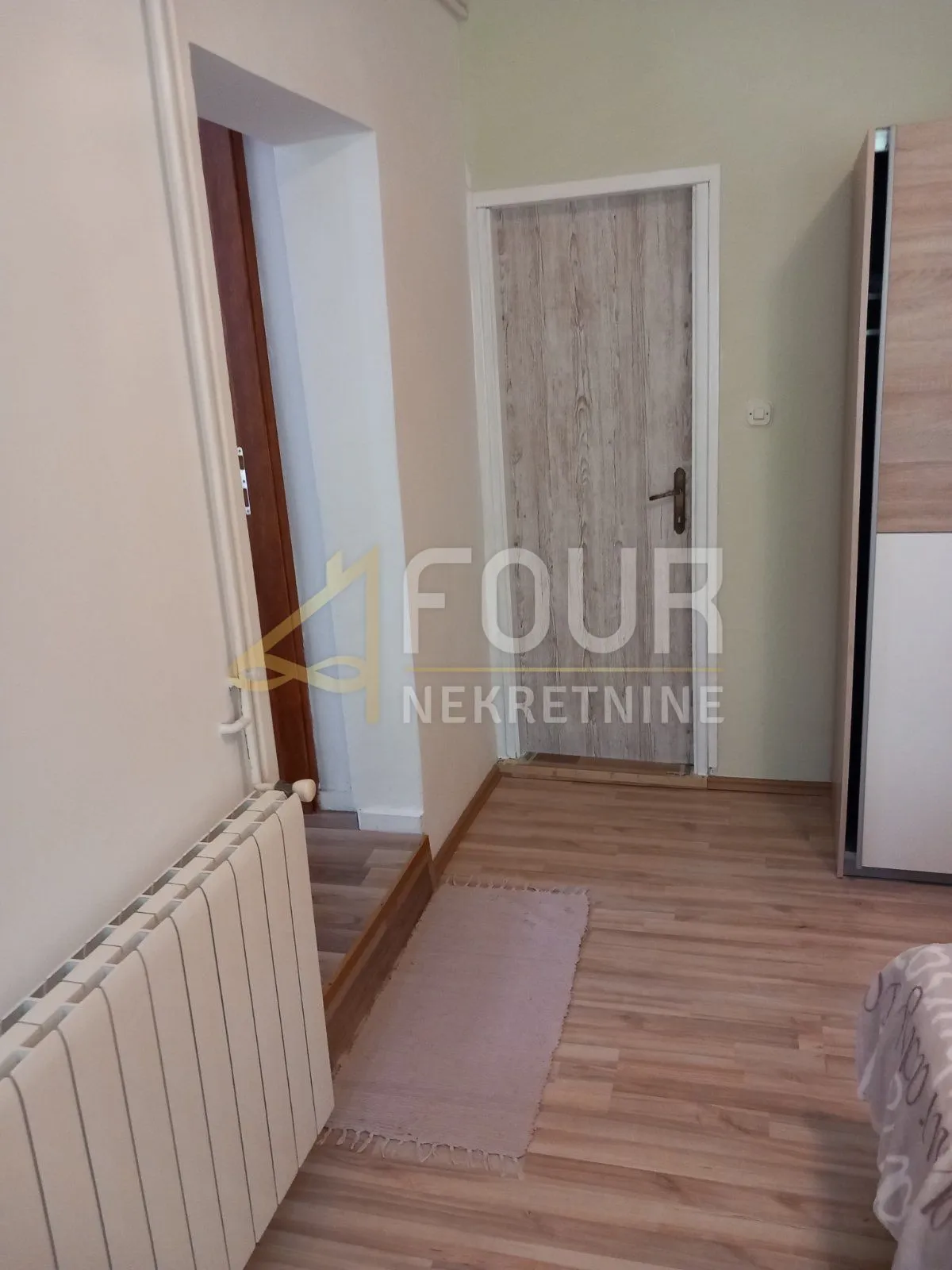 istra, pula, kuća s garažom, dodatnim apartmanom i dvorištem - slika 36