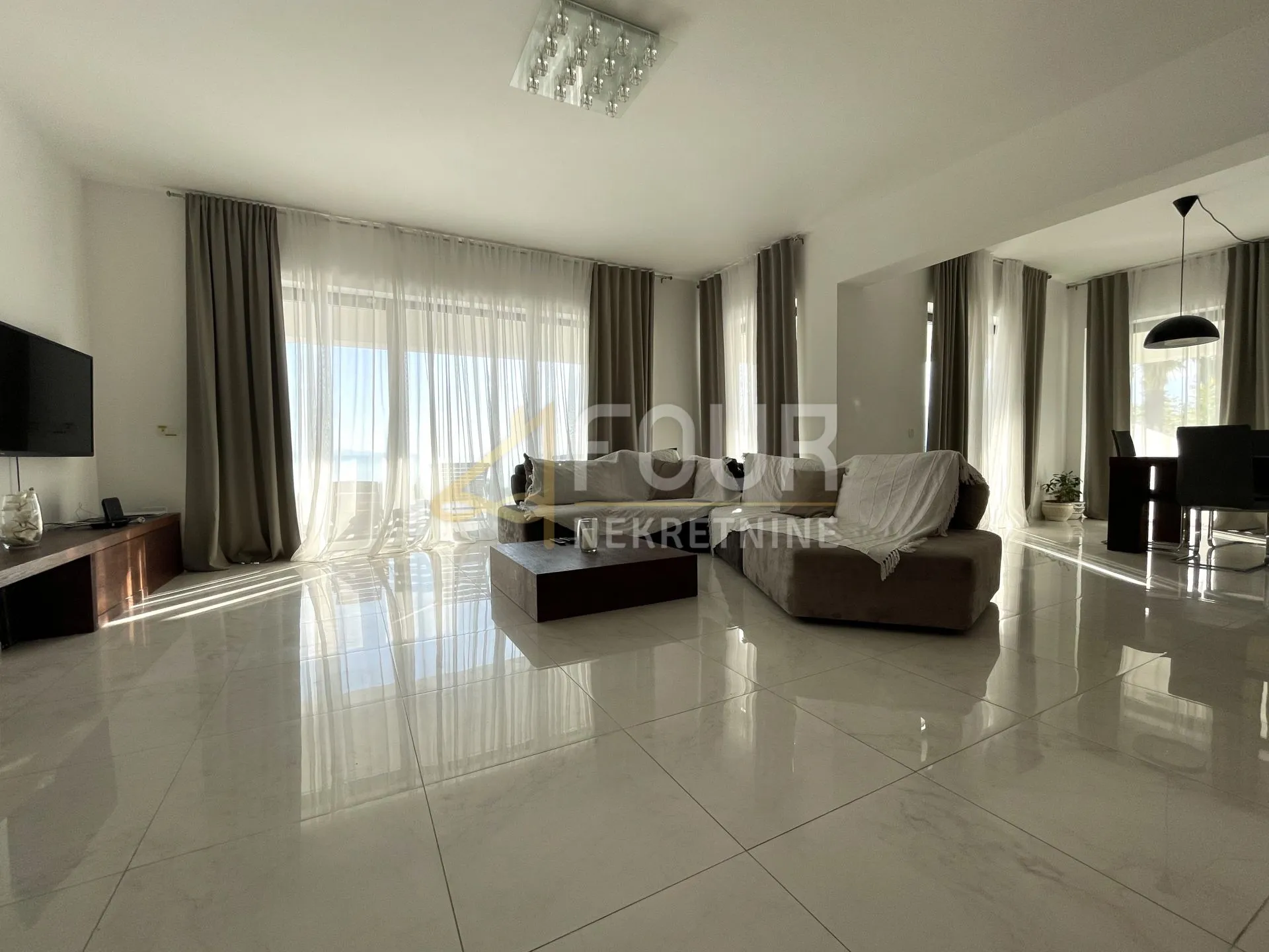kastav, martinkovac, vila s tri stana i bazenom, 400m2 - slika 17