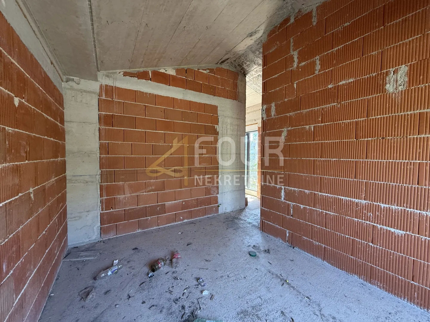istra, ližnjan, novogradnja, prizemnica s bazenom - slika 15