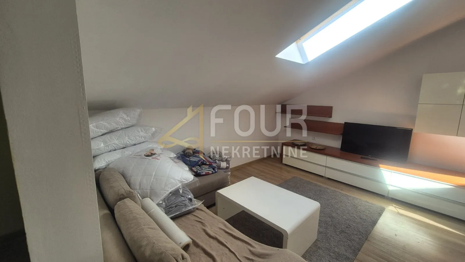 klana, etaža - u naravi 140m2 2 stana - slika 5