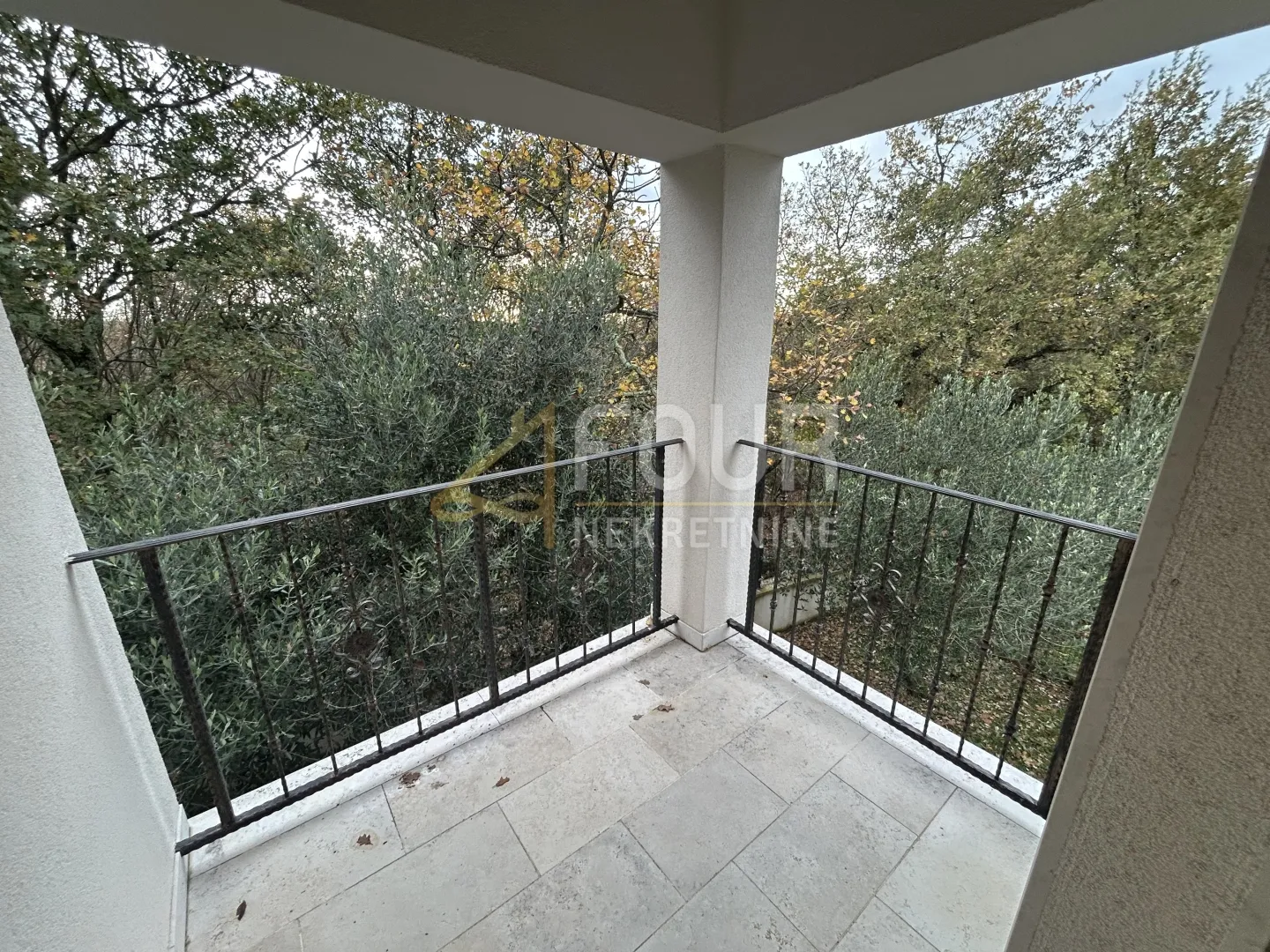 istra, višnjan, moderna kamena vila s bazenom - slika 42