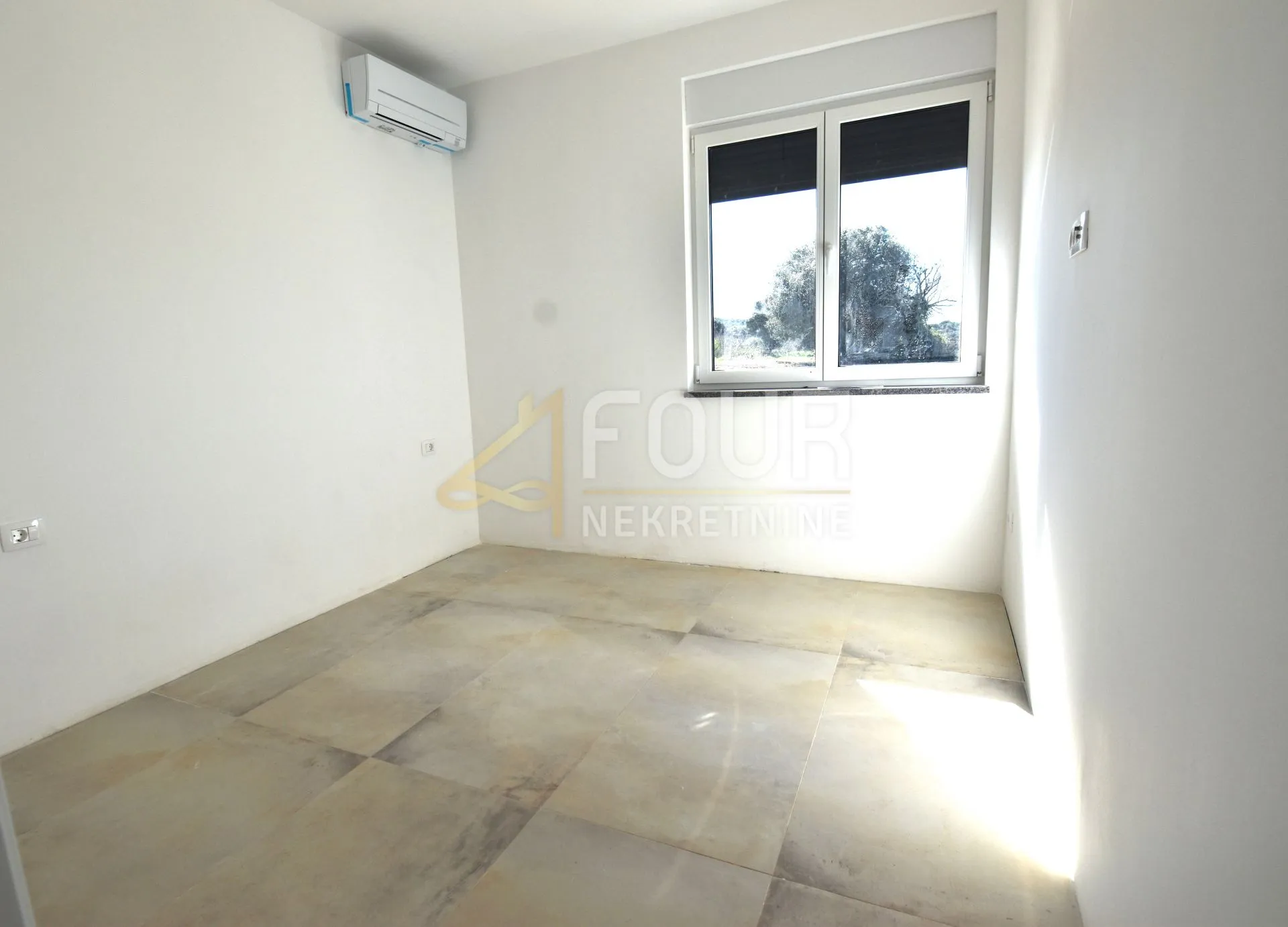 istra, banjole, novogradnja, 100m2, 3s+db, terasa, okućnica - slika 13