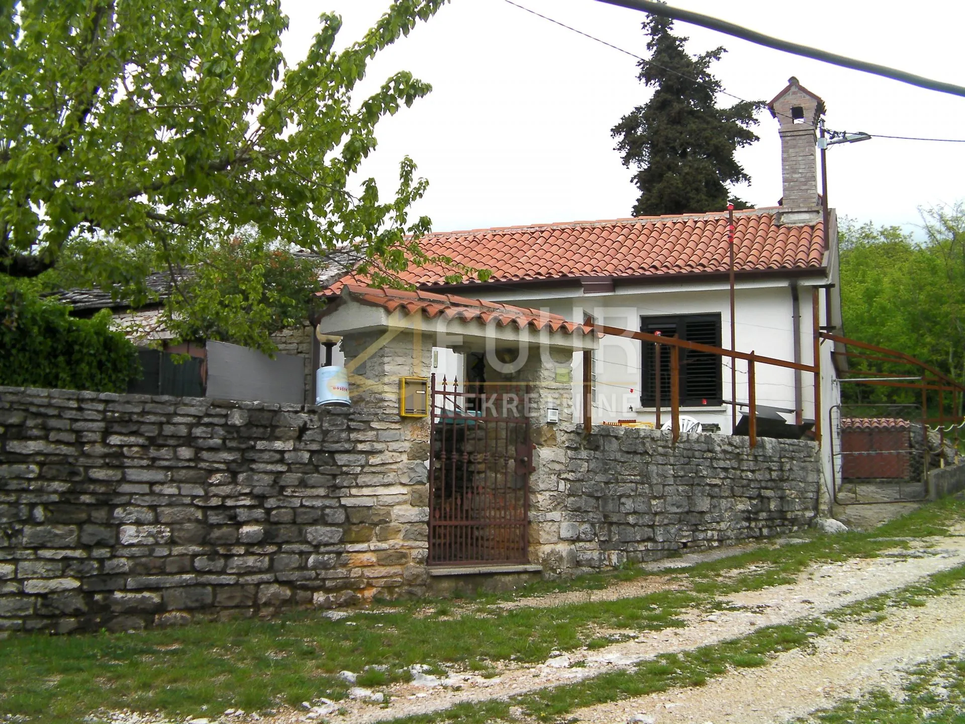 Istra, Oprtalj, adaptirana kuća za odmor, 49m2