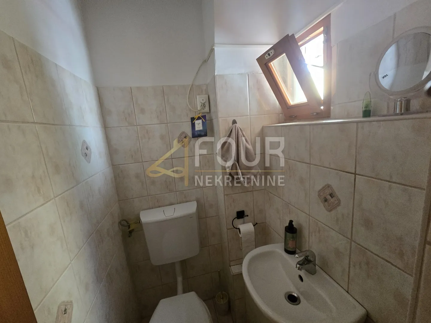otok cres, adaptirana kuća u starom gradu, 70m od mora! - slika 12