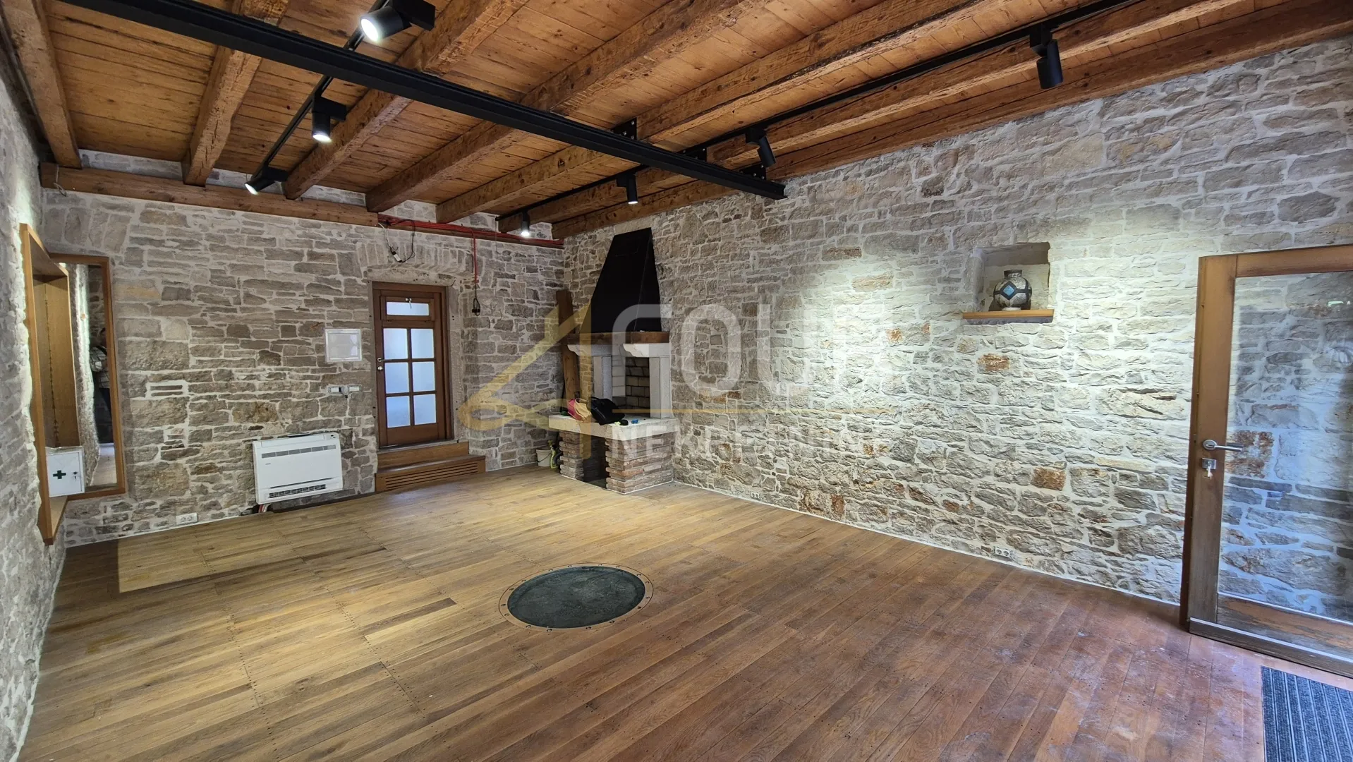 zakup, pula, centar, poslovni prostor, 36.30m2 - slika 3