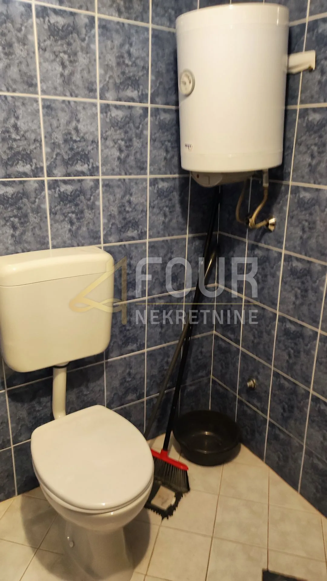 jadranovo, samostojeća kuća s 3 apartmana - slika 21